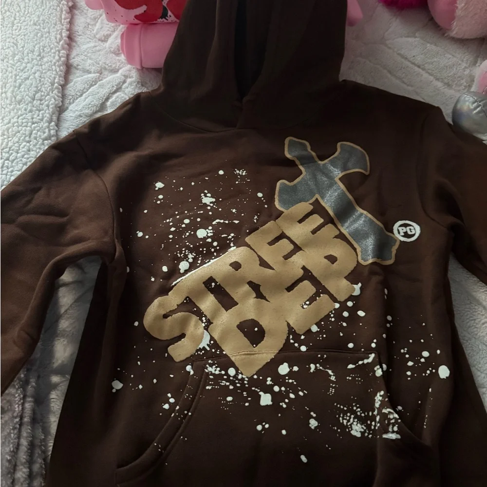 Brand new Brown Hoodie with Graphic Print + the pants and shirt - Picture 2 of 3
